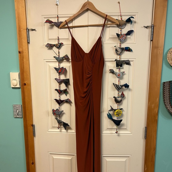 NWT David’s Bridal spaghetti strap ruched stretch jersey dress in cinnamon - Picture 4 of 7